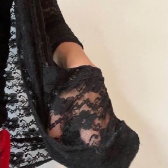 Small wet seal lace cardigan with pockets. 3/4sleevesv - Picture 2 of 3
